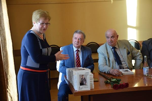 Профессор Сысоева Г.Я., И.Д. Образцов, профессор Табачников Б.Я.